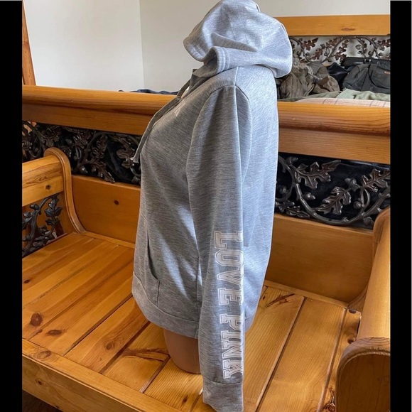 Victoria’s Secret Pullover - Picture 2 of 4